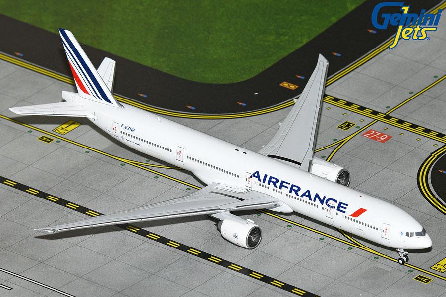 Air France Boeing 777-300ER scale model by Gemini Jets